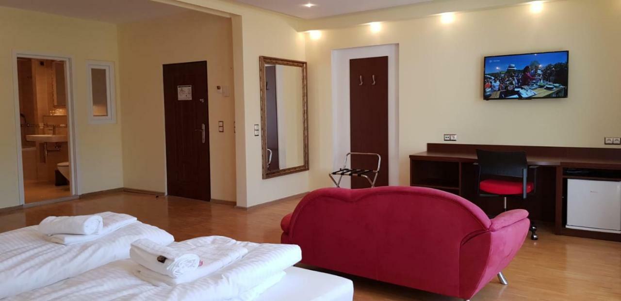 Отель Hotel-villa Lalee